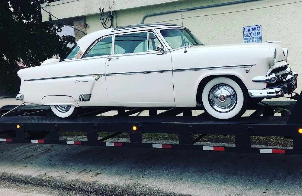 Classic Car Collectors & Enthusiasts